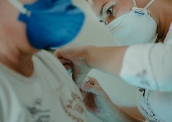 Covid-19: Anápolis amplia aplicação da dose de reforço em profissionais da saúde