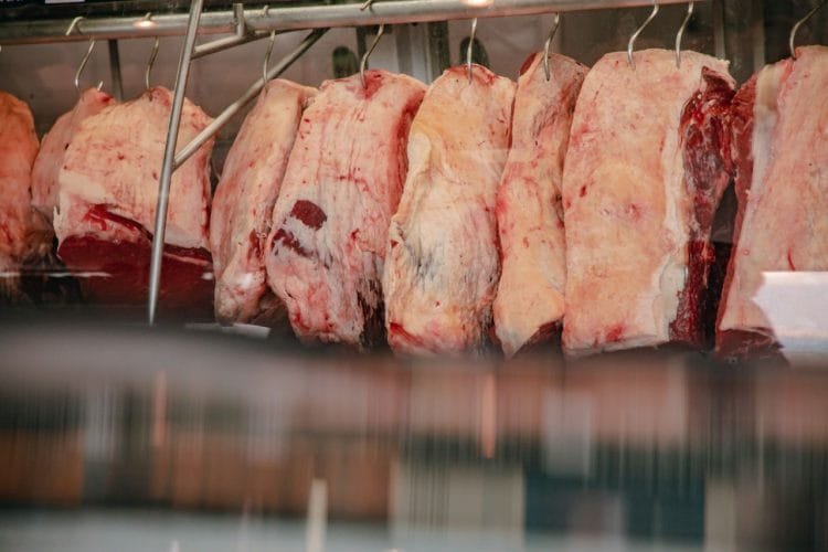 Procon Anápolis compara preços da carne e diferença chega a 110%