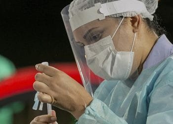 20 milhões de brasileiros estão com a segunda dose atrasada