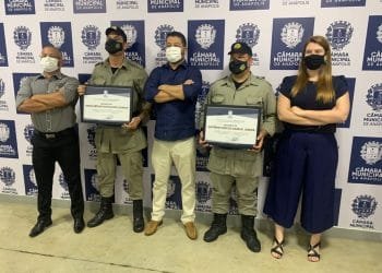 Sargento e soldado são homenageados na Câmara após salvarem mulher