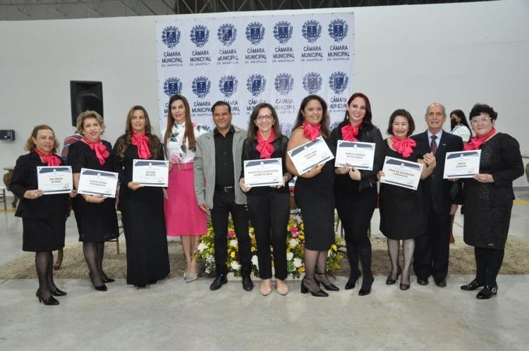 Câmara dos vereadores homenageia CDL Mulher de Anápolis