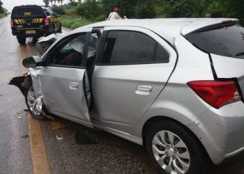 Colisão entre carro e caminhão mata quatro pessoas da mesma família na BR 070