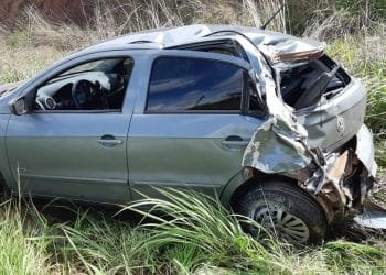 Em Anápolis: Câmeras mostram caminhão colidindo em dois veículos e fugindo do local