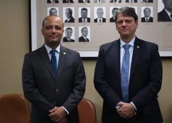 Vitor Hugo e Tarcísio realizam Audiência Pública para discutir o “Novo Marco Regulatório das Ferrovias” em Anápolis