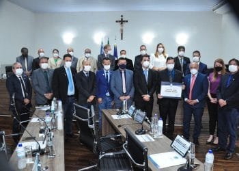 Juíz de Anápolis que criou projeto que protege vítimas contra abusos é homenageado na Câmara Municipal