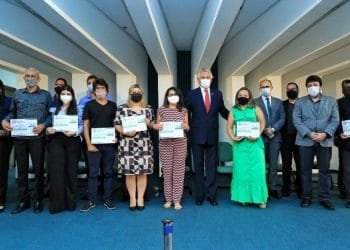 Governador anuncia progressão para servidores da UEG e repassa R$ 4,8 milhões