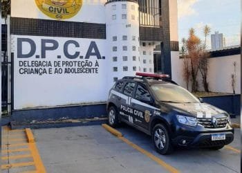 Em Goiânia, mulher é presa por abandonar filho na rua