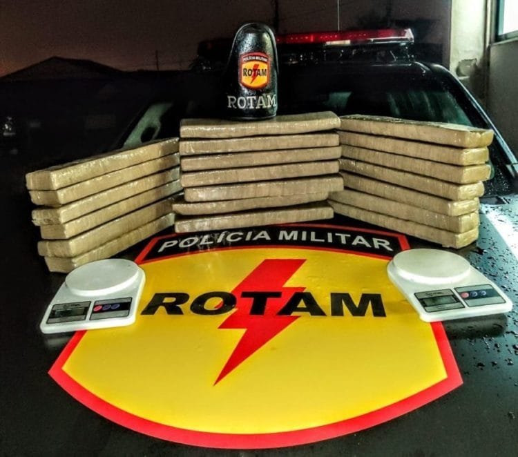 Polícia Militar apreende mais de 300 kg de drogas durante final de semana
