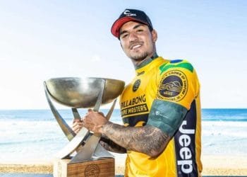 Medina abre mão das primeiras etapas do Mundial de Surfe para cuidar da saúde mental