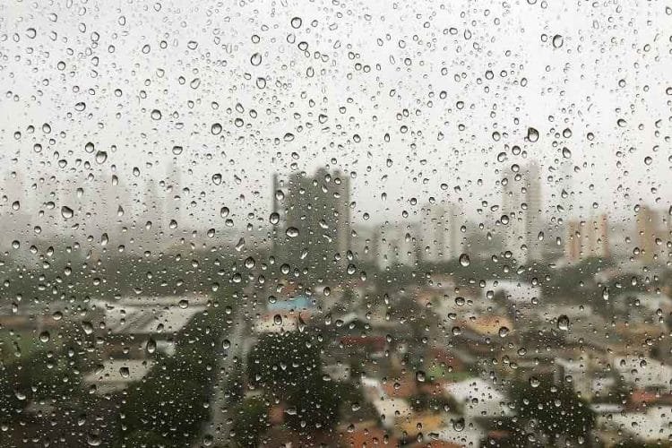 Defesa Civil alerta para chuvas intensas em Goiás e outros três estados nas próximas 48 horas