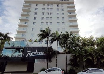 Criança se afoga após ter braço sugado por ralo de piscina em hotel de Anápolis