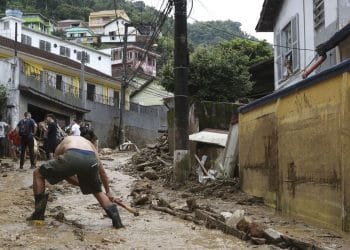 Chega a 120 o número de mortes pela chuva em Petrópolis