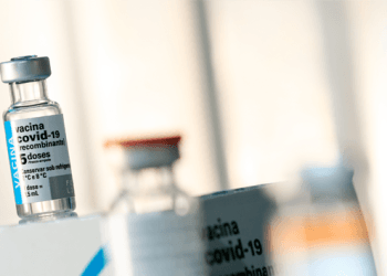 Vacina 100% nacional começa a ser aplicada