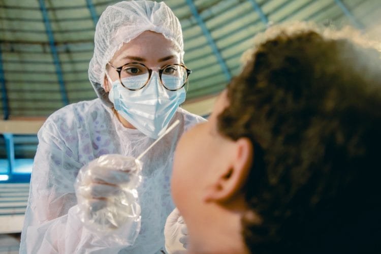 Mutirão de testagem  atende cerca de mil pessoas por dia em Anápolis