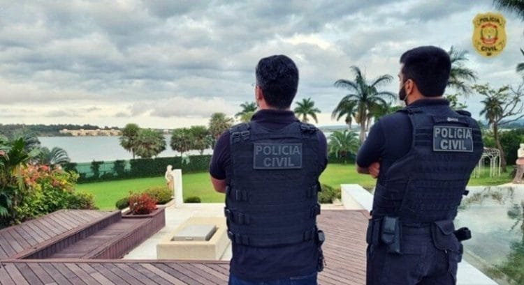 Dono de hotel é preso por posse de pornografia infantil