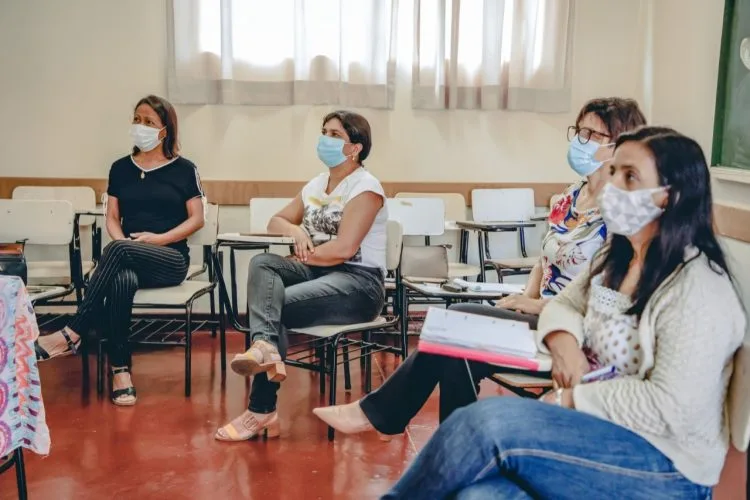Secretaria Municipal de Educação abre 300 vagas para capacitar profissionais da rede
