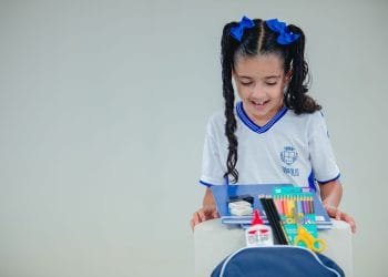 Prefeitura realiza mutirão para entrega dos Kits Escolares