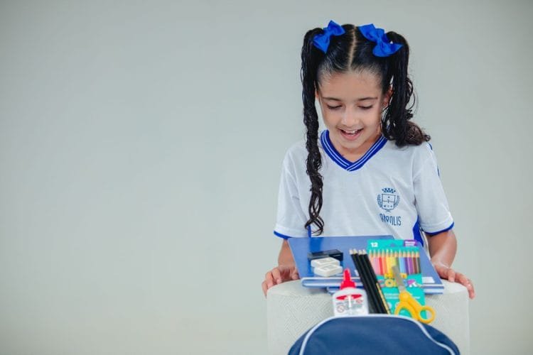 Prefeitura realiza mutirão para entrega dos Kits Escolares