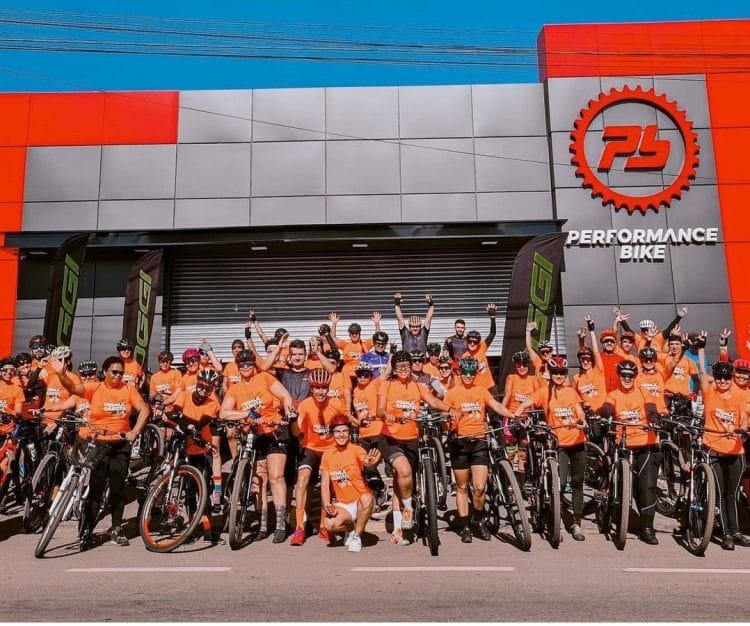 A fim de reduzir a pobreza menstrual, vereadora promoveu passeio ciclístico para arrecadar absorventes