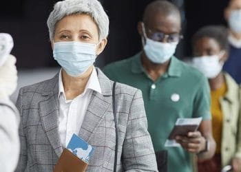 Brasileiros e estrangeiros com esquema vacinal completo estão dispensados de apresentar teste negativo de Covid-19 para entrar no País