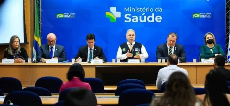 Governo anuncia fim do estado de emergência pela Covid-19