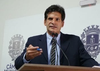 Vereador alerta população contra preços abusivos em postos de combustíveis