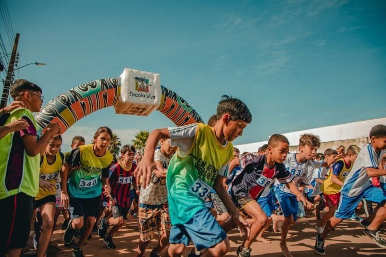 Prefeitura reúne 600 estudantes em circuito de corrida de rua
