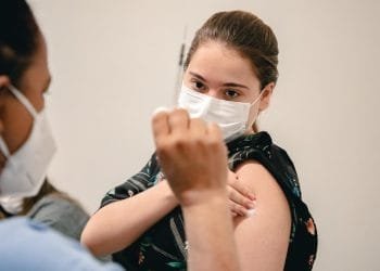 Sábado é Dia D de vacinação contra influenza, sarampo e covid