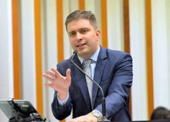 Projeto goiano proibirá o uso de verba pública para eventos que sexualizem crianças