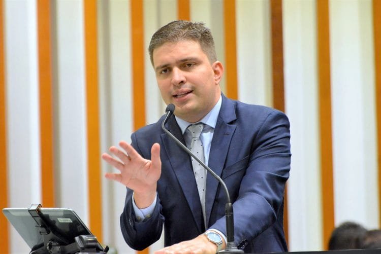 Projeto goiano proibirá o uso de verba pública para eventos que sexualizem crianças