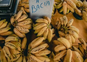 Banana se mantém no topo dos itens da cesta básica com maior variação