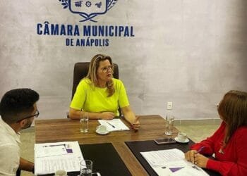 Projetos de proteção à mulher em Anápolis são introduzidos a vereadora de cidade vizinha