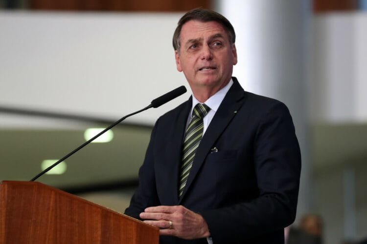 Bolsonaro rebate Globo sobre o aborto da menina de 11 anos