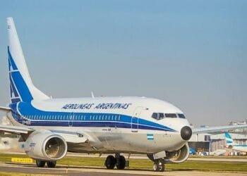 Avião sofre ameaça de bomba e é obrigado a realizar pouso de emergência na Argentina