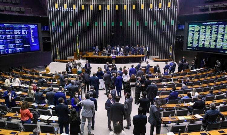 Câmara aprova PEC dos Benefícios Sociais em segundo turno