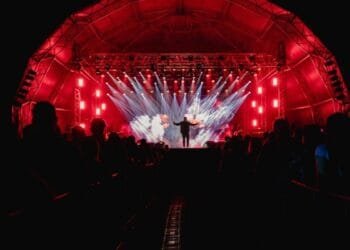 Noite de louvor e show gospel faz a festa de abertura no primeiro dia do Arraiana 2022