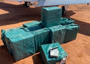 FAB intercepta avião com 500 quilos de cocaína