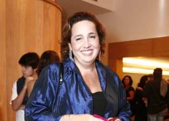 Morre a atriz Claudia Jimenez, aos 63 anos, no Rio de Janeiro