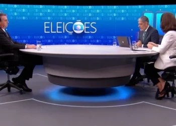 Bolsonaro diz a Bonner que ele falou uma fake news ao vivo