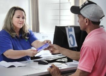 Sine realiza entrevistas para vagas de auxiliar de linha de produção, técnico mecânico e técnico de manutenção elétrica