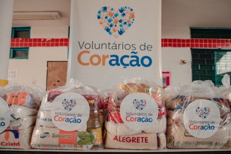 Famílias começam a receber cestas de alimentos arrecadados durante o Arraiana 2022