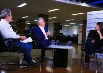 “Com educação, a criança vai romper o ciclo da pobreza”, diz Caiado em sabatina da rádio CBN e jornal O Popular