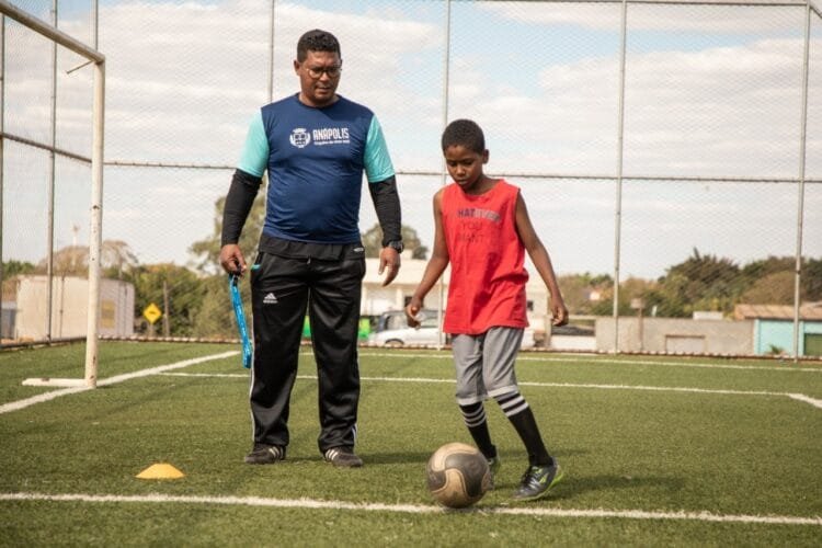 Programa de Iniciação Esportiva já atendeu mais de 3,5 mil pessoas desde o início do semestre