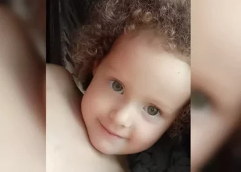 Morre menina de 5 anos usada como escudo humano por primo
