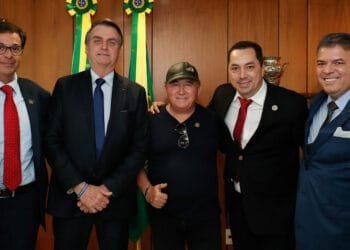Amado Batista pede voto para Uugton Batista candidato a deputado federal