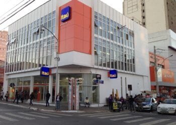 Banco Itaú solicita a Câmara Municipal a retirada de portas giratórias em suas agências de negócio