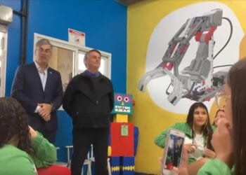 Presidente Bolsonaro visita Instituto Neymar Jr. no litoral paulista