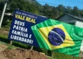 Juíza manda retirar outdoor com Deus, pátria, família: “Fascismo”