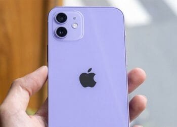 Justiça proíbe a venda de iPhone sem carregador de bateria