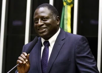 Partidos de direita elegem mais negros do que a esquerda